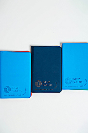 картинка Картхолдер «КАРТЫ.ДЕНЬГИ.ДВА БОБРА» (с персиковой вставкой) от магазина Одежда+